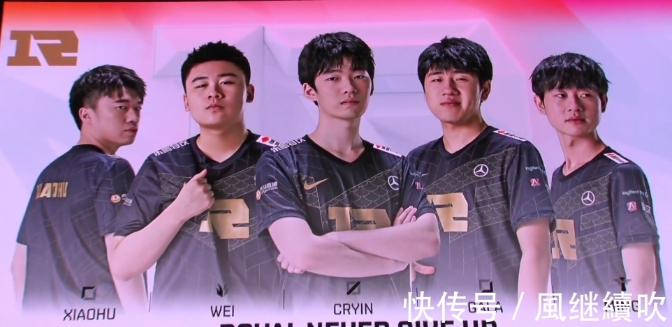 以牺牲个人 以牺牲个人