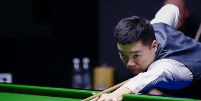 张的庆祝动 张的庆祝动